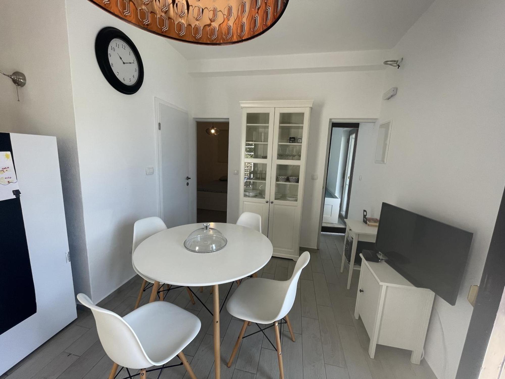 Pulic Apartment *